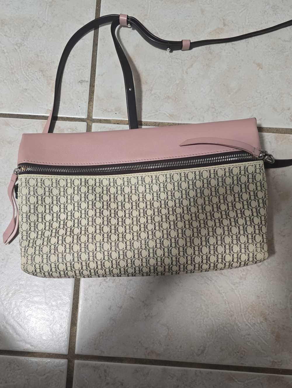 NWOT CAROLINA HERRERA Monogram Pink & Cream Shoulder Bag